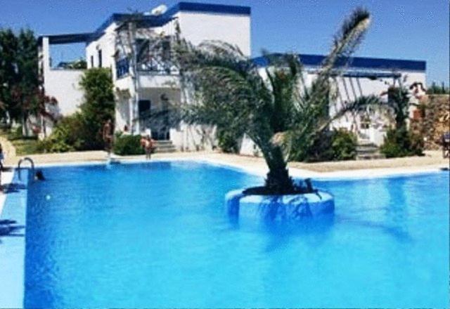 Amfitrion Hotel Vári Zewnętrze zdjęcie