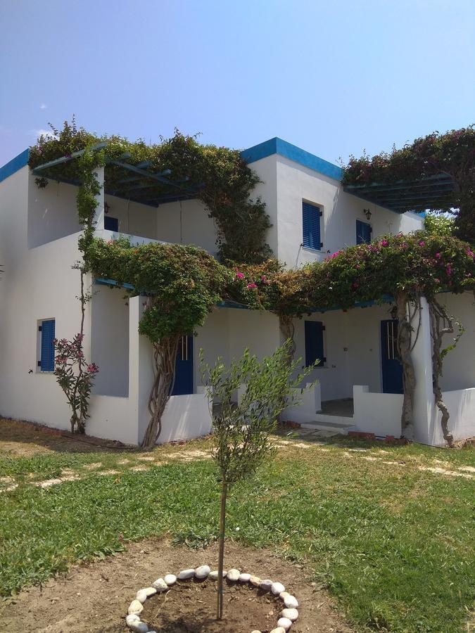 Amfitrion Hotel Vári Zewnętrze zdjęcie